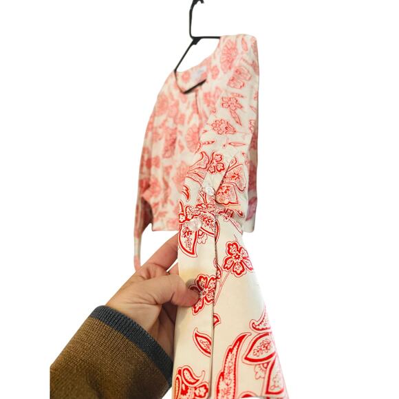 SAUNDERS COLLECTIVE Red Floral Long Sleeve Button Front Tie Waist Fredrique Top - Picture 8 of 11